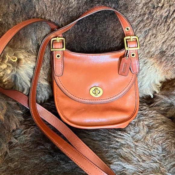 Authentic Coach Legacy Mini Crossbody - Picture 1 of 11